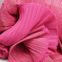 Tissu en maille fantôme plissé en feuille d'or moulable au mètre pour la couture de costumes de scène, la confection de robes et les projets de mode DIY