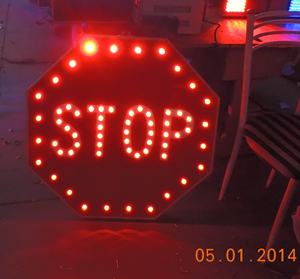 Señal de tráfico con energía <span class=keywords><strong>solar</strong></span>, señal de parada de carretera - Product Image 4