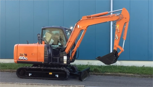 Maquinaria de Construcción Usada de Segunda Mano, Mini Excavadora Hitachi ZX60C 5A - Product Image 3