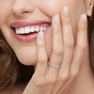 Anillo de banda curva de plata 925 con moissanita para mujer, joyería para boda, compromiso o aniversario - Product Image 3