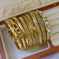 Pulsera de Acero Inoxidable de Alta Gama con Incrustaciones de Diamantes y Perlas, Estilo Europeo Americano, Fundición a Presión, Resistente al Agua y Sin Decoloración, Oro de 18K