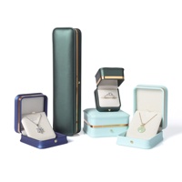 Boîte de rangement pour bijoux en cuir PU personnalisée de luxe avec logo, pour bagues, boucles d'oreilles, pendentifs, bracelets, colliers, avec bordure dorée