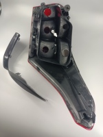 Feu arrière gauche semi-assemblé de haute qualité pour voiture YL00447880 pour Citroën M43R