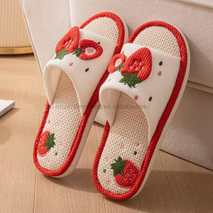 Sandalias de PVC Antideslizantes para Mujer, Suela Suave y Silenciosa, para Interiores, Modelo Strawberry Four Seasons - Product Image 3
