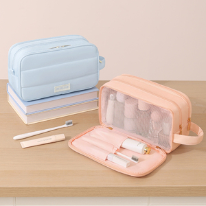 Sac de voyage portable pour maquillage et articles de toilette, résistant à l'eau, à trois couches, avec double fermeture éclair et poignée souple, personnalisable - Product Image 5