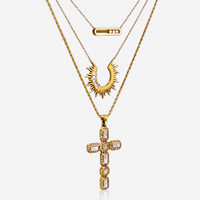 Collier en gros pour femmes avec pendentif croix en strass doré, chaîne en acier inoxydable, bijoux légers de luxe doux et élégants