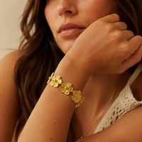 Bracelet manchette haut de gamme en acier inoxydable plaqué or PVD 18 carats, résistant au ternissement et étanche, motif pétale de fleur