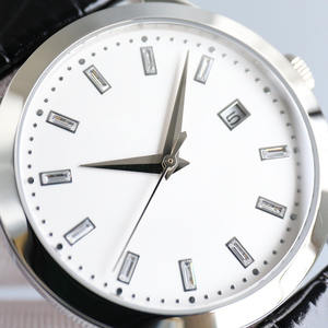 Con el movimiento 324 hecho a medida, una vez que lo tienes, no necesitarás más relojes mecánicos para hombre. - Product Image 2