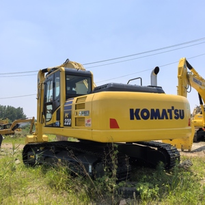 Excavadora Komatsu PC220 PC210 en stock, usada, de 22 toneladas, equipo de construcción para exportación y reventa. - Product Image 4