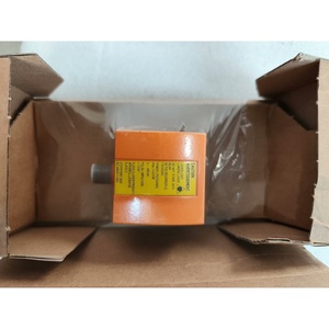 Un interrupteur photoélectrique IFM New O1D101 en boîte - Product Image 1