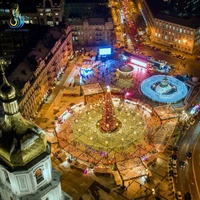 Festliche Laterne Anpassbare Riesige LED-Lichtskulptur IP65 Wasserdichte Lichtinstallationen für Städtische Veranstaltungen & Abschlussfeiern