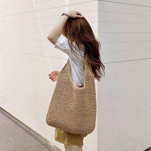 Bolso de mano tejido a mano directamente de fábrica, grande, de paja, arcoíris, con correa de hombro suave, tipo cubo, para uso diario, para mujer, a <span class=keywords><strong>la</strong></span> moda. - Product Image 2