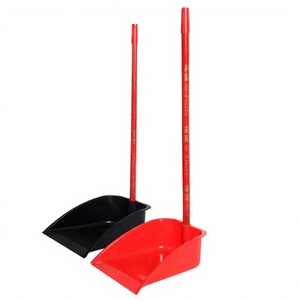 Balai à poussière premium à long manche, autoportant, en plastique durable, pour le nettoyage domestique et des patios - Product Image 1