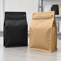 Sachets d'emballage de café colorés en stock avec fermeture éclair refermable et fond plat pour grains torréfiés – Sac de café en gros