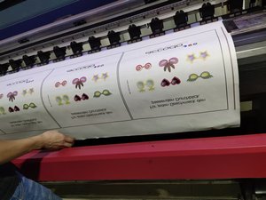 Chiffons <span class=keywords><strong>de</strong></span> nettoyage réutilisables en microfibre avec logo personnalisé pour lunettes, objectifs d'appareil photo, bijoux, et polissage des montures, avec étui d'emballage - Product Image 4