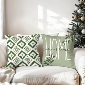 Bantal hijau penuh semangat Natal menghiasi sofa ruang tamu yang nyaman untuk musim liburan Natal. - Product Image 3