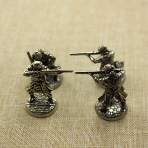 Figura Decorativa de Cobre Puro de un Samurái del Shogunato Japonés, Estilo Musquetero Antiguo, para Juegos de Mesa o Decoración de Automóviles (1 Pieza) - Product Image 2