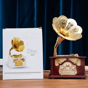 Caja de música con forma de fonógrafo de estilo vintage para regalo de cumpleaños de pareja de estudiantes - Product Image 2