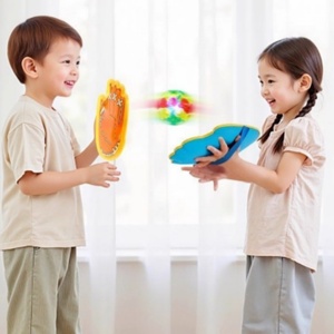 ของเล่นกีฬากลางแจ้งเรืองแสงสำหรับเด็ก ลูกบอลพลาสติกแบบมีจุกดูด ติดเป้าได้ จับง่าย - Product Image 2