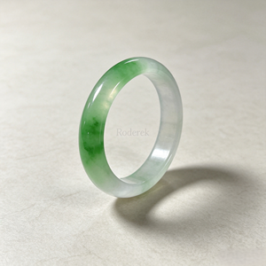 Pulsera de cuarzo translúcido helado al por mayor, brazalete plano de jade con tono verde brillante flotante para mujer, joyería de regalo - Product Image 5