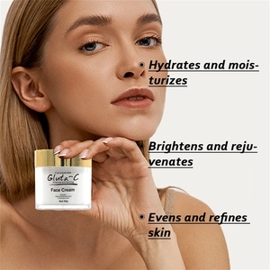 Crème Visage Blanchissante Intensive Gluta-C Marque Privée OEM Sans Sensation Graisseuse ou Collante Réversible au Vieillissement Parfaite pour Tout le Monde - Product Image 2