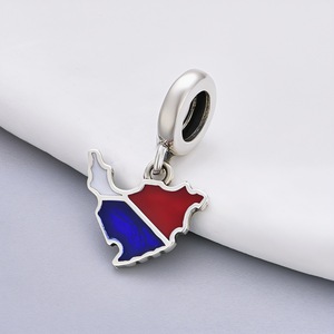 สร้อยข้อมือลูกปัดเงินแท้ 925 ลายธงชาติอารูบา ไซปรัส และเซนต์ลูเซีย ยี่ห้อ Pan Charms เข้ากับสร้อยข้อมือแท้ ดีไซน์ทันสมัย รับประกันคุณภาพ เครื่องประดับคุณภาพสูง - Product Image 3