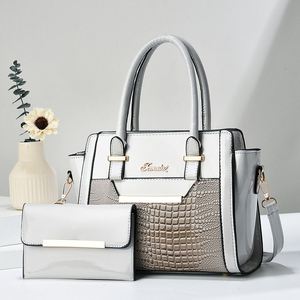 กระเป๋าถือสะพายไหล่ผู้หญิงแบบ 2 in 1 รุ่นใหม่ปี 2024 ความจุเยอะ วัสดุ PU ดีไซน์เปิดโล่งทันสมัย รับสั่งทำสีและขนาดได้ - Product Image 6