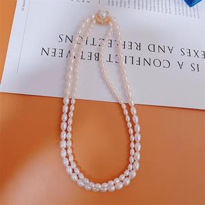Collier élégant et tendance en perles d'eau douce à double rangée, nouvelle boucle carrée, petit collier anti-âge - Product Image 5