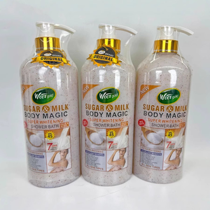 Gel Douche Exfoliant et Nourrissant Éclatant au Collagène Fraise & Pêche, Mousse Blanchissante pour le Visage et le Corps à la Niacinamide - Product Image 5
