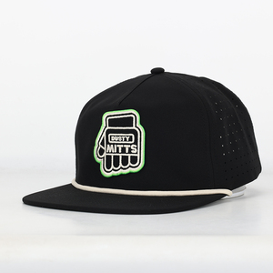 Chất lượng cao 5-panel phẳng vành cap tùy chỉnh mũ đen với 3D thêu trắng mô hình hiệu suất thích hợp Snapback trống - Product Image 1