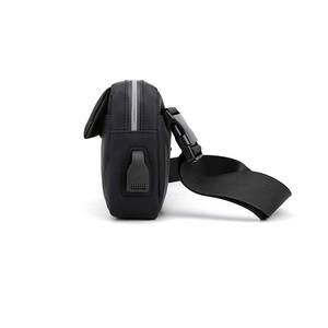 Nouvelle mode fonctionnelle deux tons couleurs en <span class=keywords><strong>cuir</strong></span> Pu sac de triche hommes modernes sac de taille de haute qualité sac banane avec port usb - Product Image 5