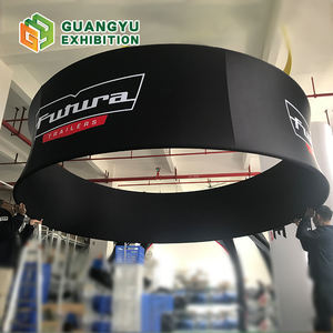 Bandera Colgante de Techo de 15 pies de Ancho para Ferias Comerciales, Banderas Colgantes Horizontales de Marca con Gráficos Impresos Personalizados - Product Image 1