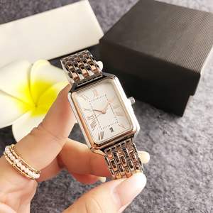 TikTok Live Broadcast Nouveau Classique All-<span class=keywords><strong>match</strong></span> Carré Style Coré<span class=keywords><strong>en</strong></span> Simple Élégant Alliage Femmes Montre À Quartz Verre Pointeur 10mm - Product Image 6