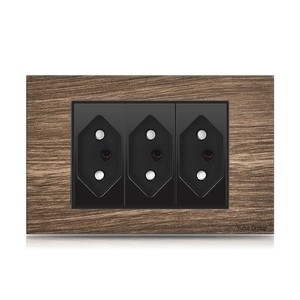 Enchufe de pared de aluminio y madera con estándar brasileño, doble USB tipo C, interruptor de luz y toma de corriente. - Product Image 4