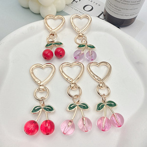 Ciondolo a Cuore per Borsa Bestseller, Ciondolo in Metallo a Forma di Cuore, Ciondolo Trasparente Rosso e Rosa, Portachiavi a Forma di Ciliegia - Product Image 4