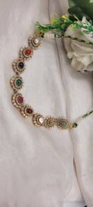 El mejor conjunto de joyas de estilo indio tradicional es un conjunto de joyería tradicional de la colección Kundan-Polki. - Product Image 2