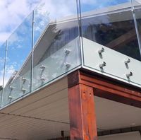 304 Edelstahl Modernes Verstellbares Glas-Abstandshalter-System zur Seitenmontage Rahmenloses Balustrade-Geländer für Treppen, Hotels & Einkaufszentren