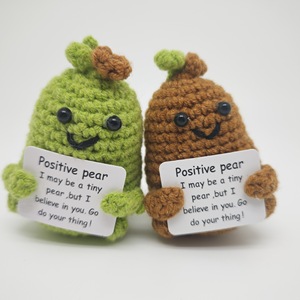 Bambola di Pinguino Fatta a Mano all'Uncinetto, Animale Divertente con Espressioni, Energia Positiva, Criceto che Fa il Bisognoso, Decorazione con Frutta e Cetriolo - Product Image 4