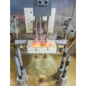 Sistema de Calentamiento por Inducción Adaptativo para Plantas de Manufactura Diseñado para Producción Continua y Calentamiento de Precisión - Product Image 1