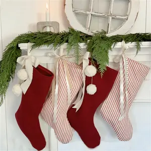 Medias de Navidad de lana con rayas rojas y pompones, conjunto de 4 medias de Navidad, novedad