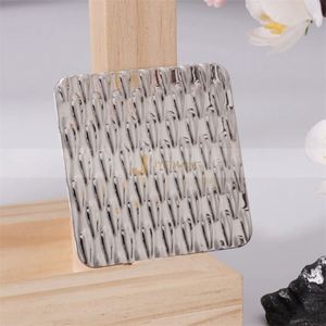 Placa de Acero Inoxidable Antideslizante con Diseño a Cuadros, Laminada en Frío y Grabada, Modelo LL246, con Servicios de Soldadura, Doblado y Corte - Product Image 2