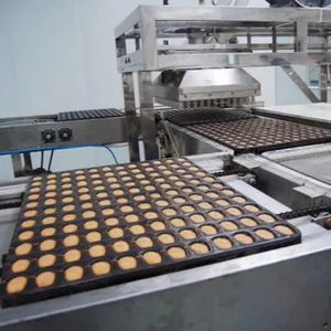 Máquina formadora de pasteles pequeños completamente automática, línea de producción de pasteles de llenado de mermelada para hornear