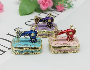 Shinnygifts nhỏ ủng hộ đám cưới Máy may phong cách kim loại hộp đính hình chữ nhật bên ủng hộ Hộp quà tặng - Product Image 3