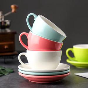 แก้วกาแฟพอร์ซเลนคุณภาพสูงสำหรับขายส่ง ชุดแก้วกาแฟคาปูชิโน่พร้อมจานรอง <span class=keywords><strong>สี</strong></span>ตามสั่ง สำหรับร้านกาแฟ แก้วเคลือบเงา - Product Image 4