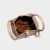 Sac fourre-tout en cuir végétalien grainé marron avec pendentif gourde en jade tressé, sac à bandoulière souple, vente en gros
