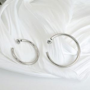 ต่างหูสแตนเลสกันน้ำทรงฮิปฮอปแบบโอเวอร์ไซส์ ต่างหูห่วงใหญ่สำหรับผู้หญิงและวัยรุ่น - Product Image 4