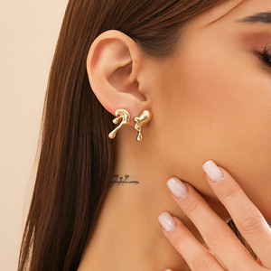 Pendientes Largos de Metal Líquido Irregular, Estilo Hip-Hop Punk, a la Moda, con Personalidad, para Mujer, Accesorios de Viaje - Product Image 4