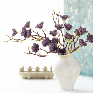 Rami di Magnolia Artificiali a 5 Teste con Fiori Realistici Bianchi, Rossi, Rosa e Arancioni per Decorazioni Casa e Hotel - Product Image 4