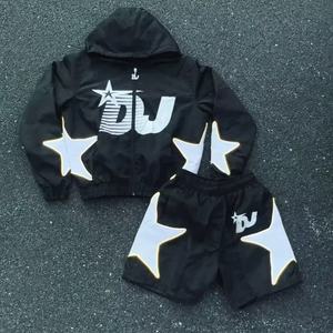 Ensemble de survêtement léger pour homme, personnalisé OEM, comprenant un sweat à capuche en nylon coupe-vent et un short de sport athlétique - Product Image 2