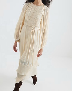 เสื้อผ้าสตรีขายส่ง ดีไซน์หรูหรา ความยาวปานกลาง จับจีบ ผ้าเนื้อแน่น ซักได้ ระบายอากาศดี ผลิตจากโพลีเอสเตอร์ 100% แขนทรงกระบอก เอวธรรมชาติ - Product Image 3